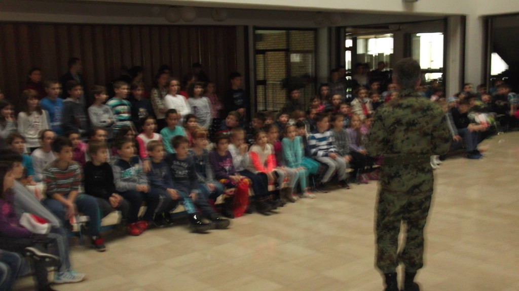 crveni krst i vojska