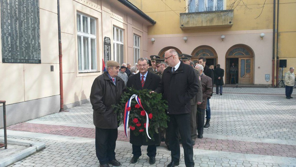 Dan drzavnosti, polaganje cveca (1)