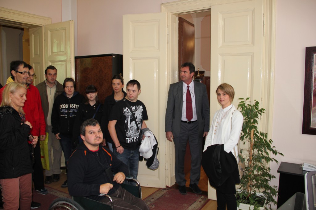Centar za socijalni rad Apatin, poseta korisnika opštinskoj upravi, oktobar 2016 (2)