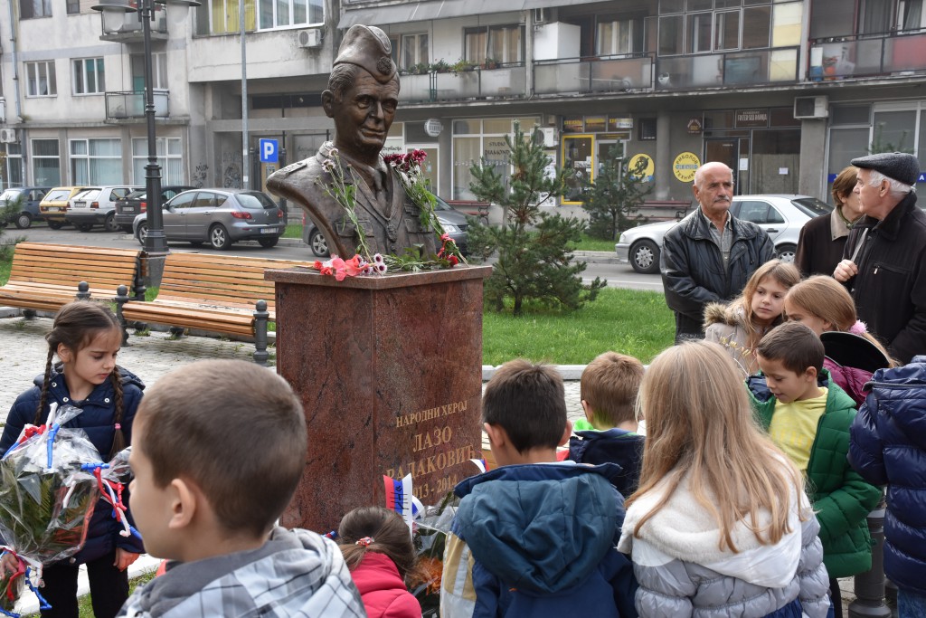 Dan Opštine Apatin, 24.oktobar 2016, polaganje venaca (13)