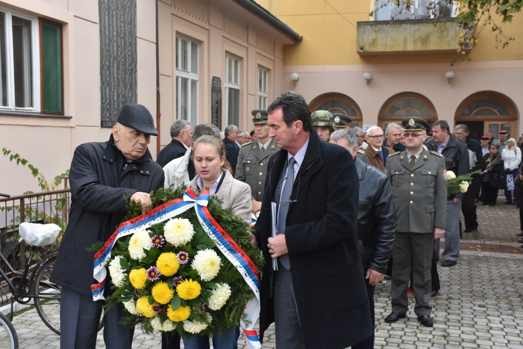Dan Opštine Apatin, 24.oktobar 2016, polaganje venaca (28)