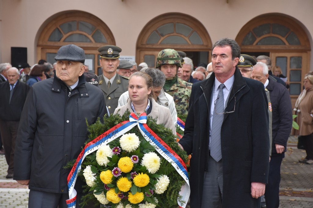 Dan Opštine Apatin, 24.oktobar 2016, polaganje venaca (34)