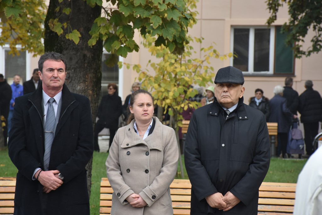 Dan Opštine Apatin, 24.oktobar 2016, polaganje venaca (5)