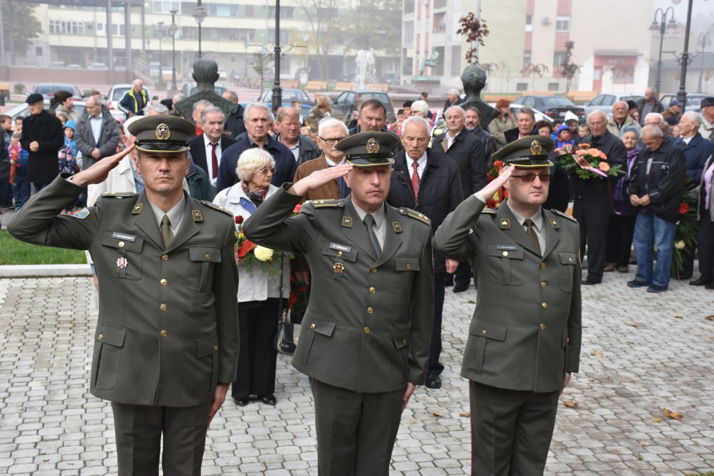 Dan Opštine Apatin, 24.oktobar 2016, polaganje venaca (6)
