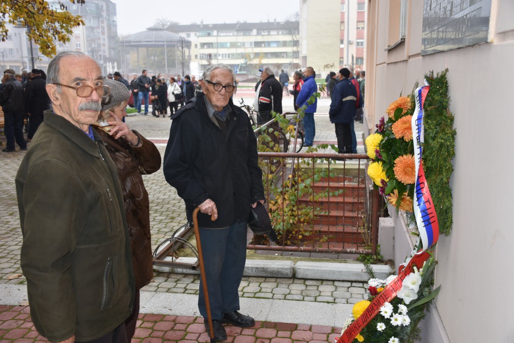 Dan Opštine Apatin, 24.oktobar 2016, polaganje venaca (8)