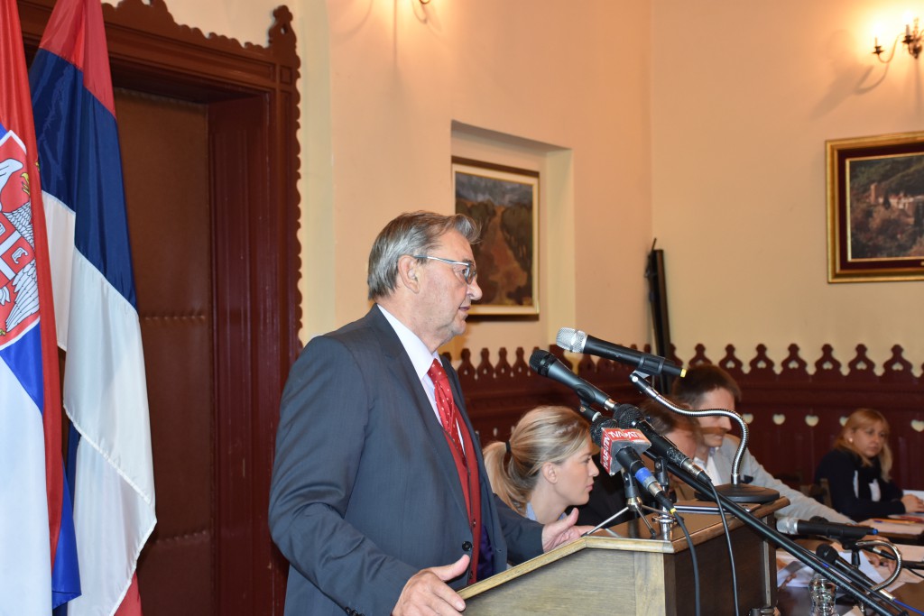 Sednica SO Apatin, sedma sednica , oktobarske nagrade. (4)