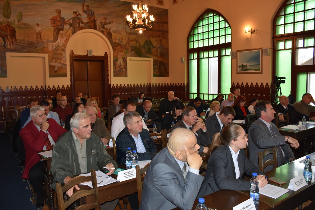 Sednica SO Apatin, sedma sednica , oktobarske nagrade. (6)