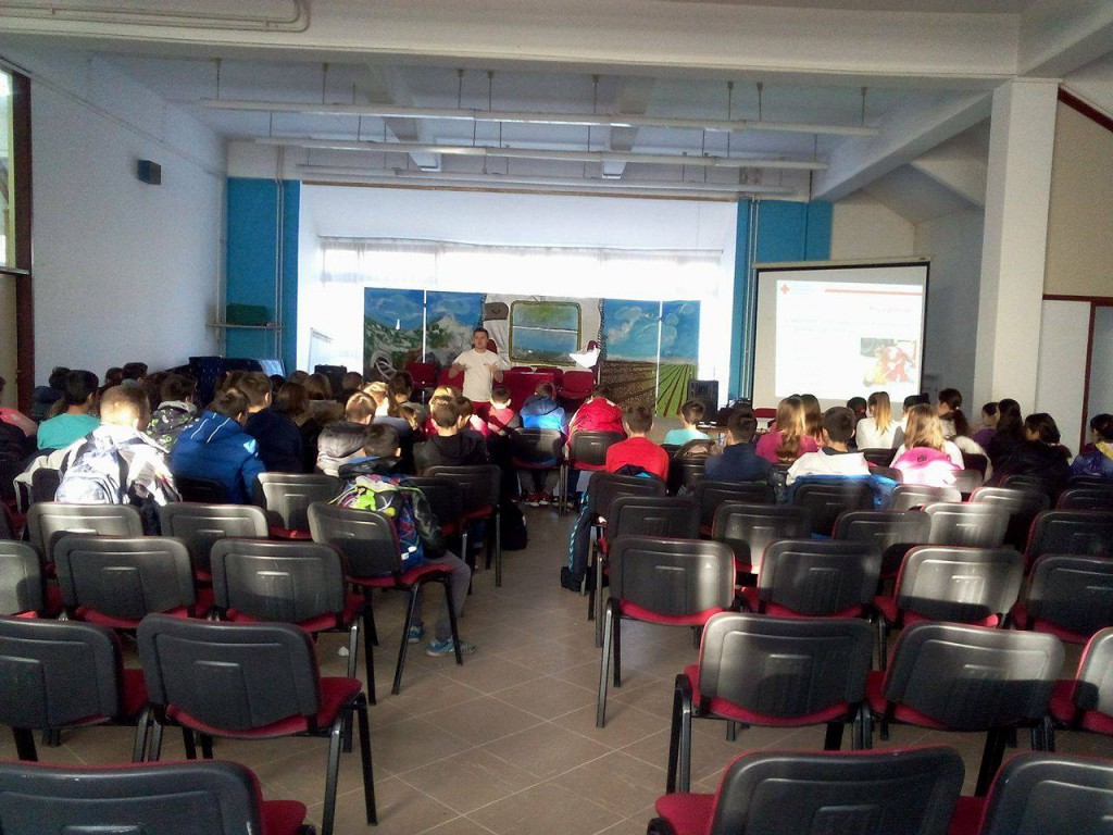 Crveni krst apatin (2)