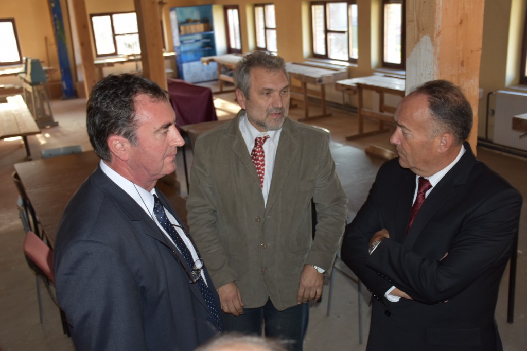 Ministar prosvete, nauke i tehnološkog razvoja Mladen Šarčević posetio Sombor i Apatin