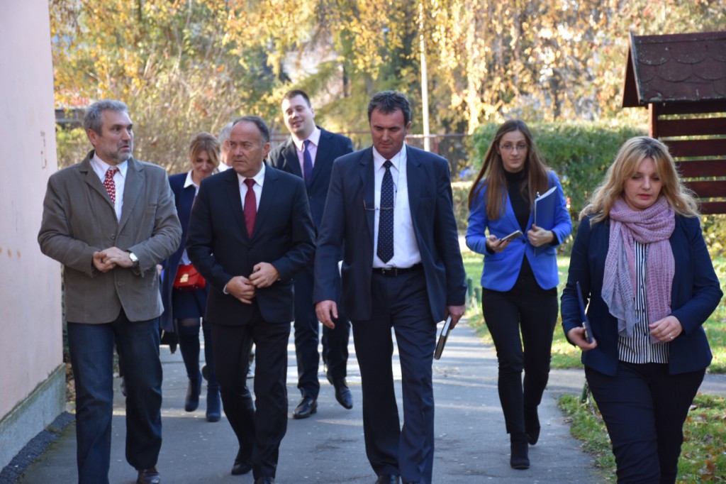 Ministar prosvete, nauke i tehnološkog razvoja Mladen Šarčević posetio Sombor i Apatin