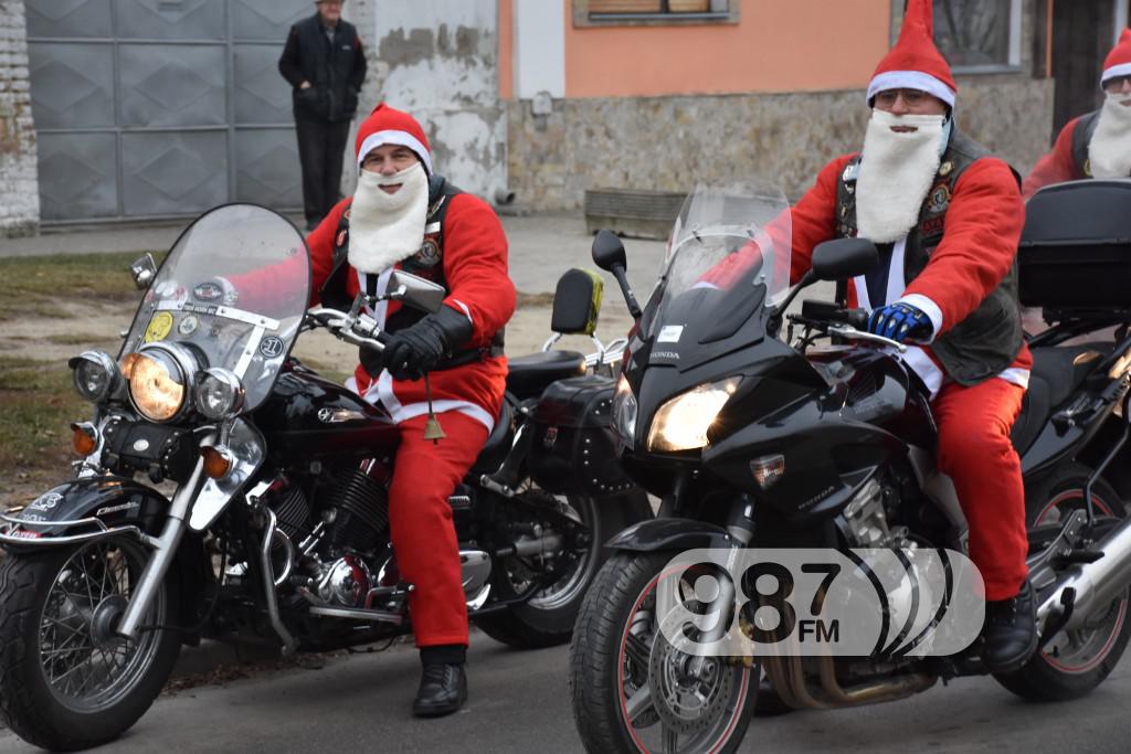 Deda Mrazovi na motoru, decembar, 2016 godine (1)