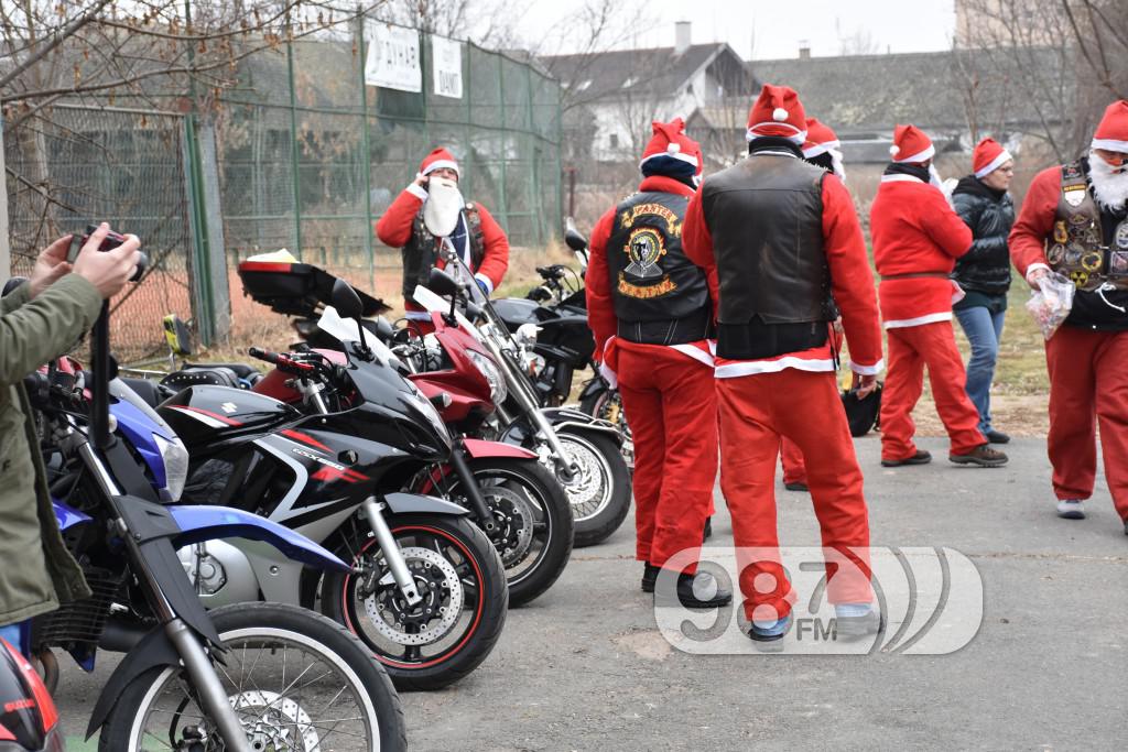 Deda Mrazovi na motoru, decembar, 2016 godine (21)
