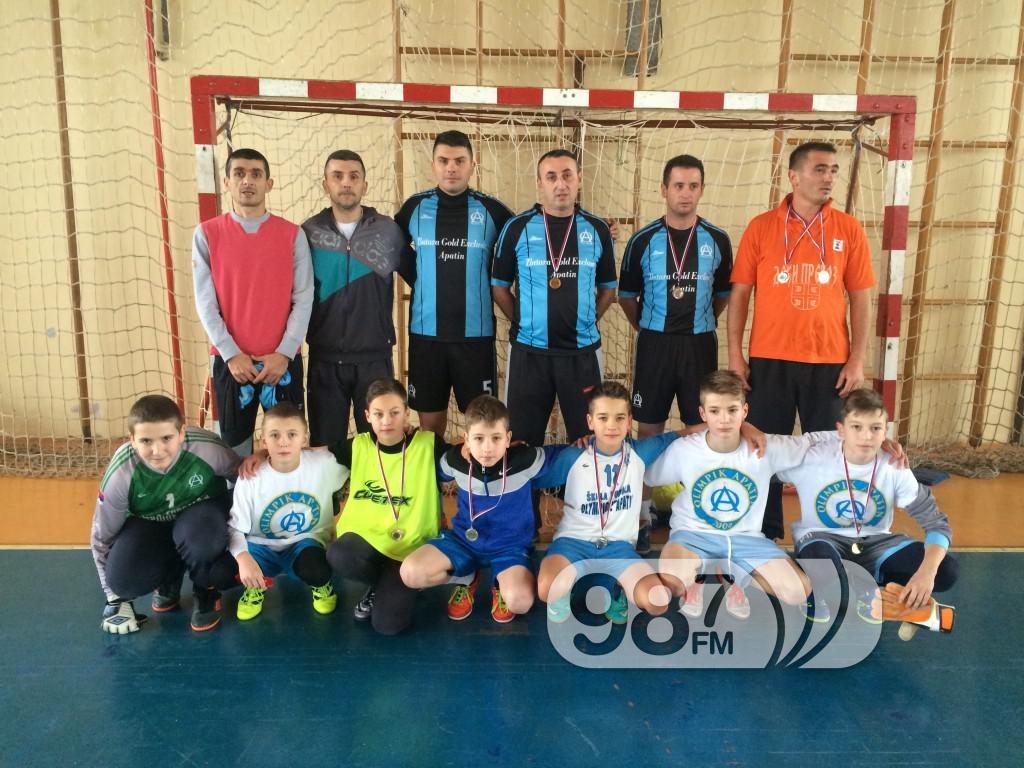 FK Olimpik Apatin, dodela paketica decembra 2016. (2)