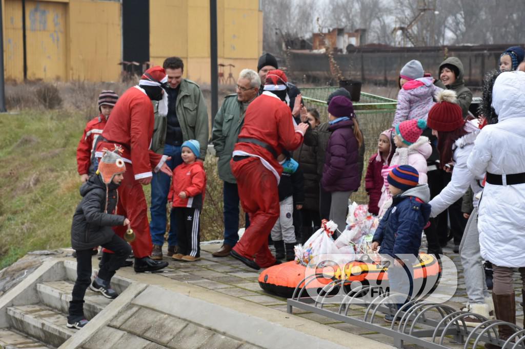 Deda Mraz ronio do Apatina, Bujić Stojanović