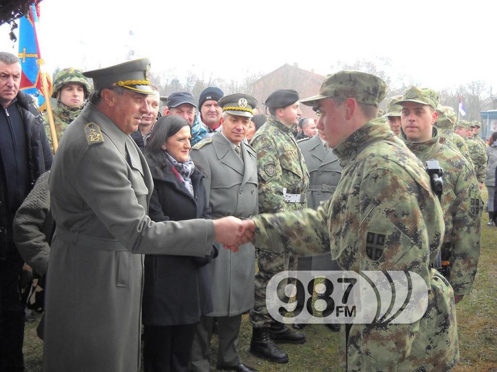 Sombor PONOS Ljubisa Dikovic cestita polozenu zakletvu u Prvom centru za obuku VS  u Somboru