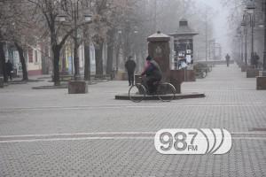 Apatin centar, biciklisti, februar 2017