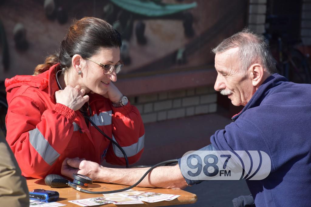 Crveni krst apatin, merenje krvnog pritiska i nivoa secera u krvi