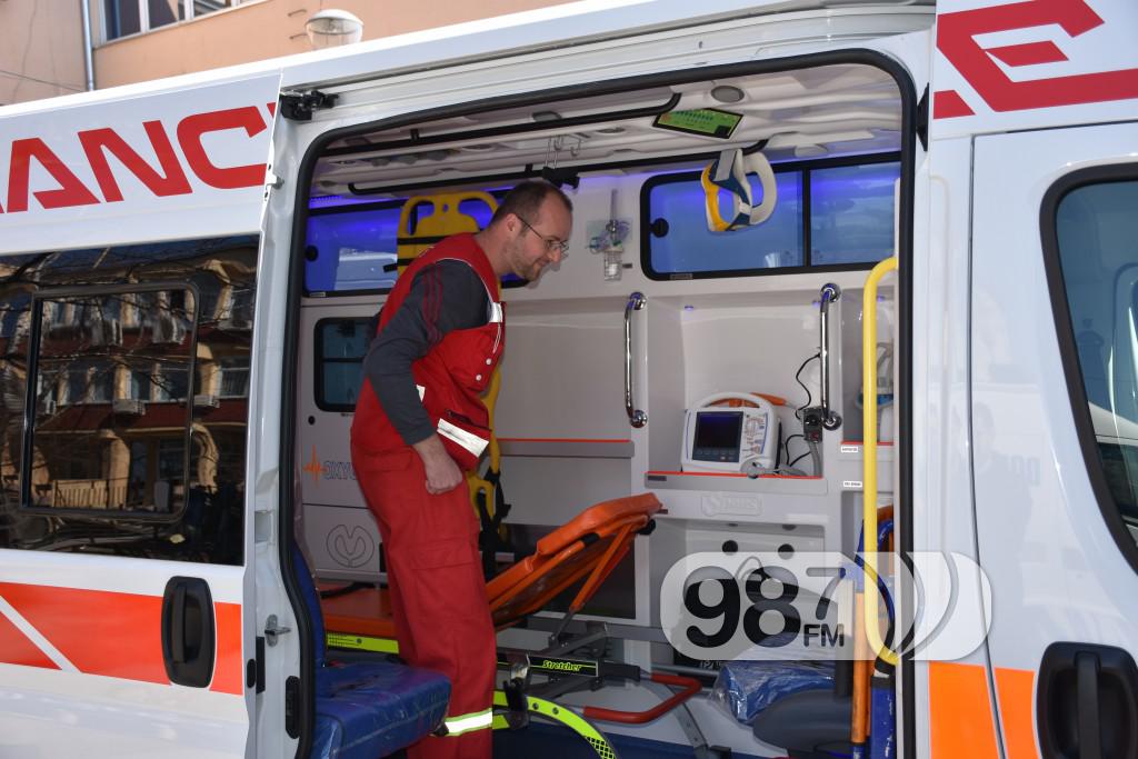 Novo sanitetsko vozilo, Milan Skrbic, Branka Baic, dom zdravlja (12)