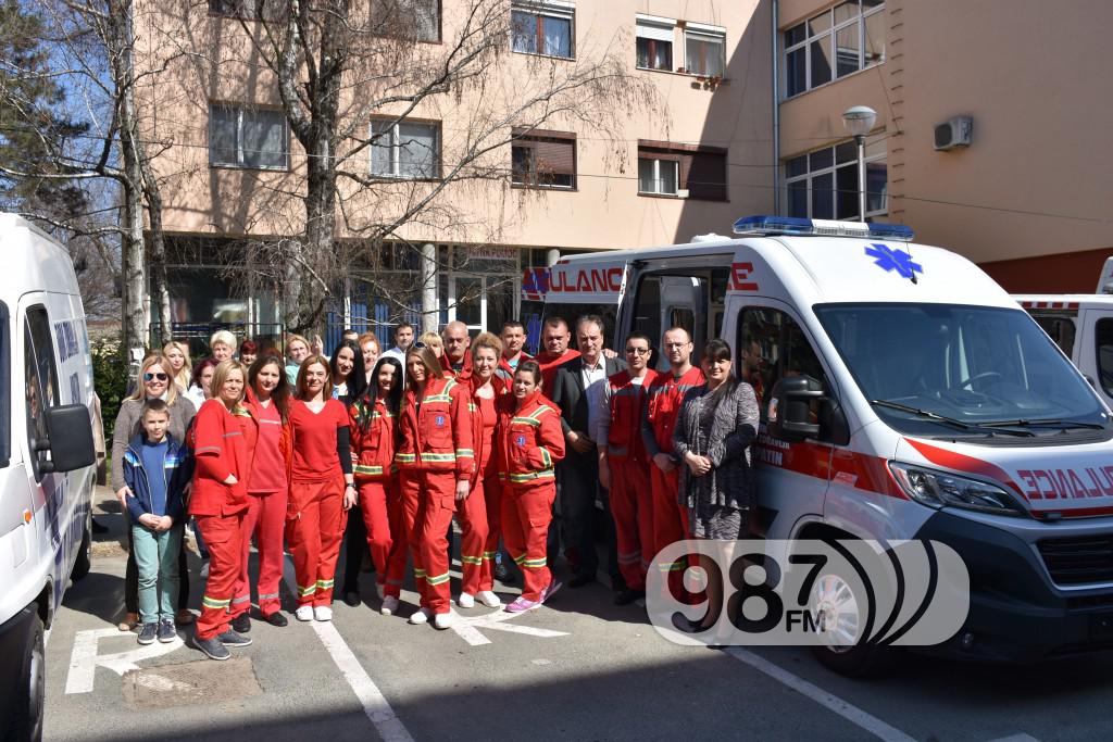 Novo sanitetsko vozilo, Milan Skrbic, Branka Baic, dom zdravlja (16)