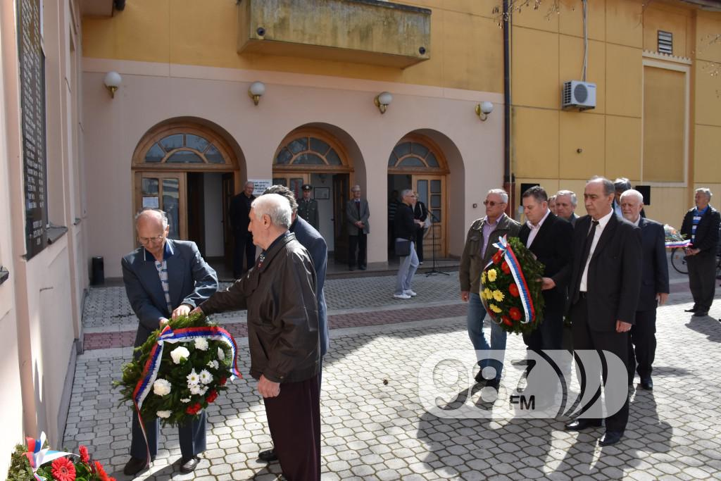 Polaganje venaca na spomen ploce, nato agresija, bombardovanje (18)