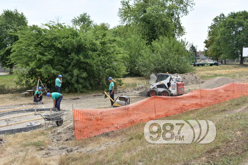 Izgradnja koka kola parka, igraliste za decu  (2)