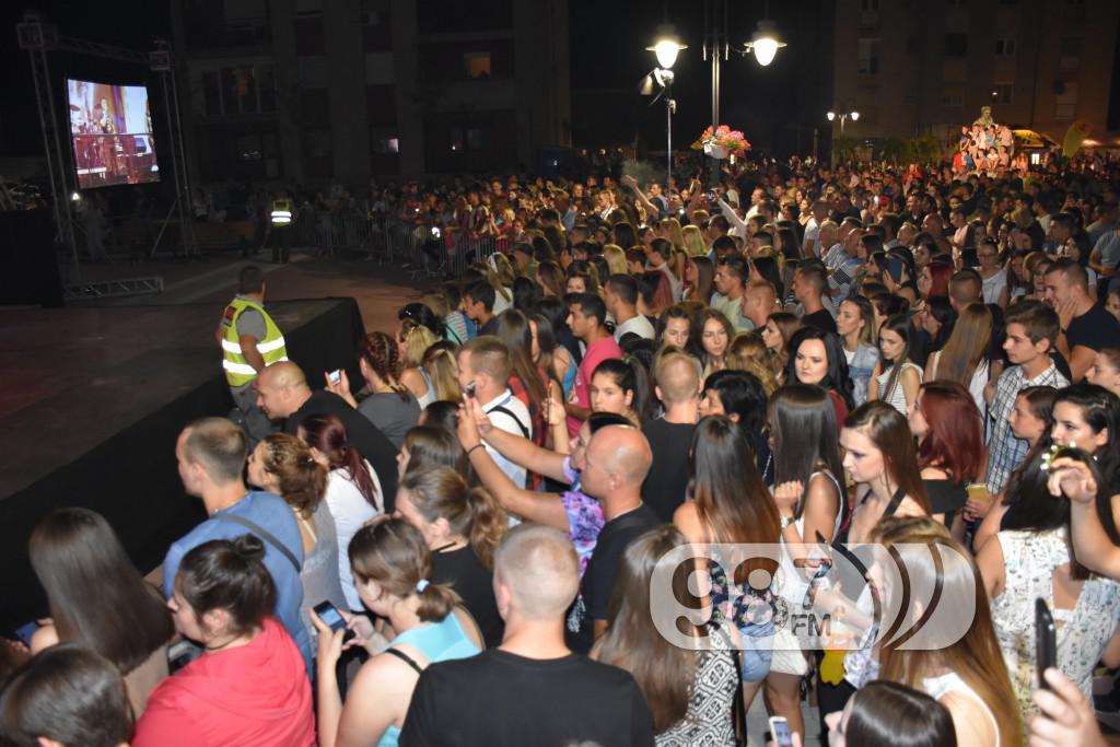 54 apatinske ribarske večeri 2017, ApMadeus bend , Milan Škrbić, (20)