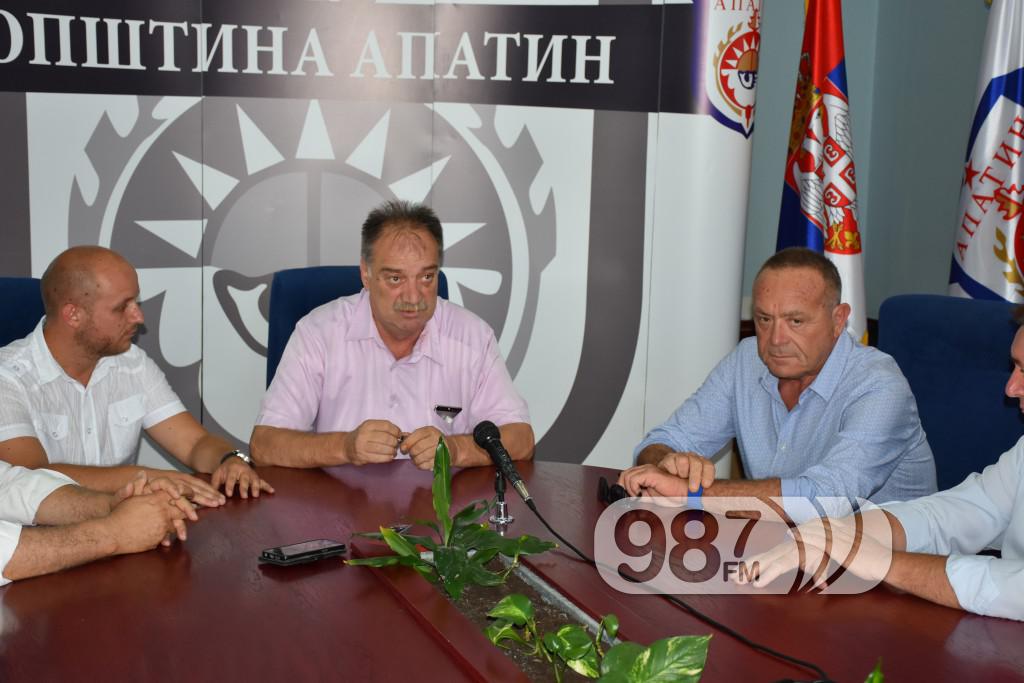 Italijanska delegacija, kuvari apatinske ribarske večeri 2017 (22)