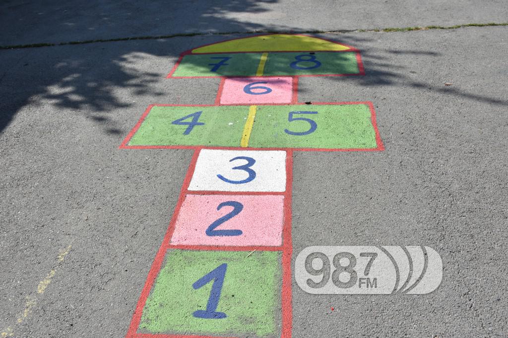 Zabavište u Blok 112. Apatin, Pčelica, avgust 2017 (6)