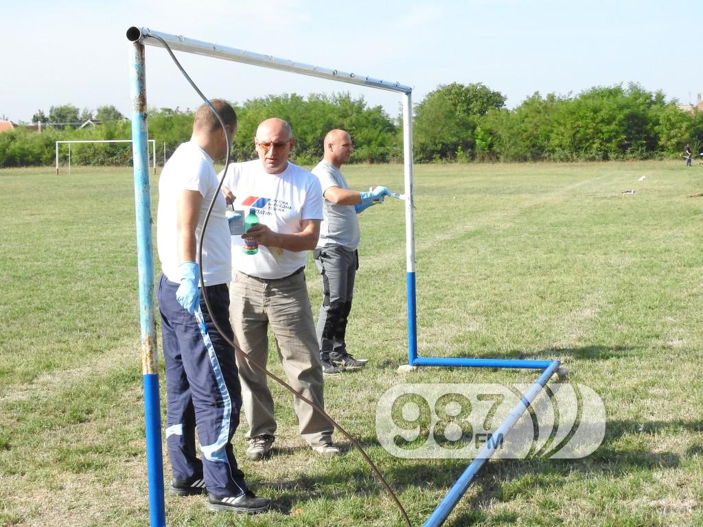 sonta, radna akcija sns, SNS APATIN, urednjene stadiona u sonti (2)