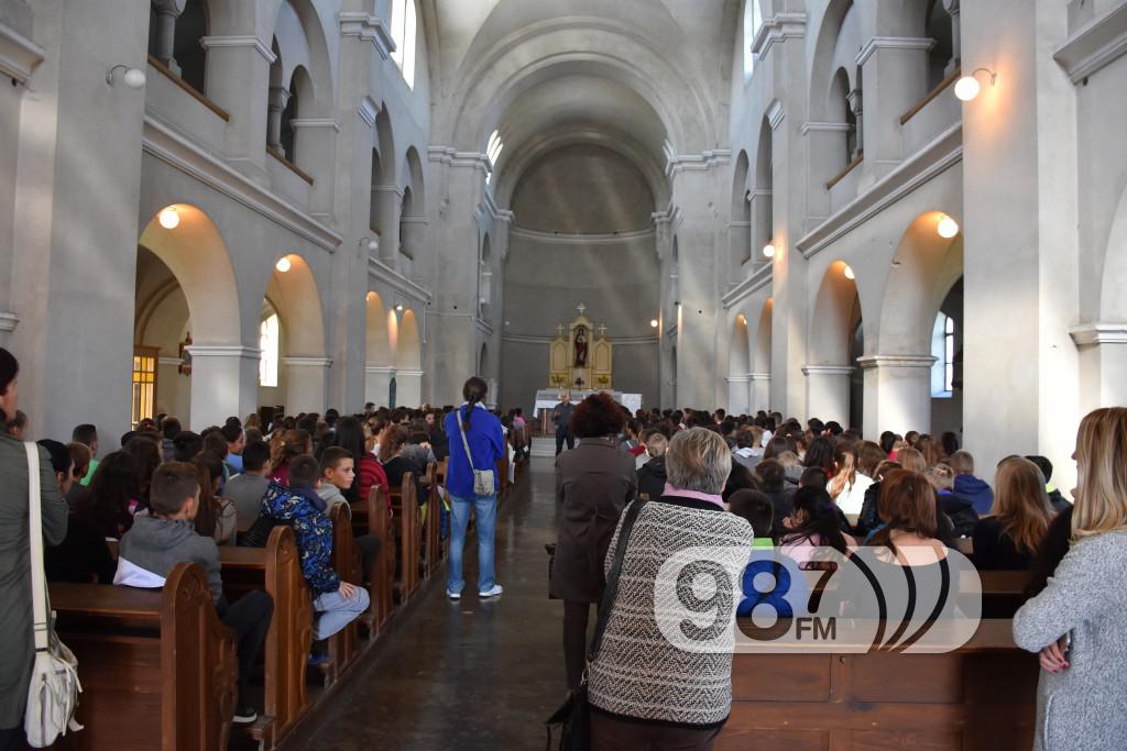 Dve crkve, predavanje deci iz osnovne skole, srce isusovo (2)