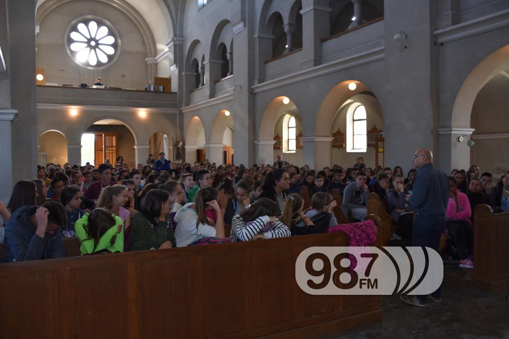 Dve crkve, predavanje deci iz osnovne skole, srce isusovo (3)