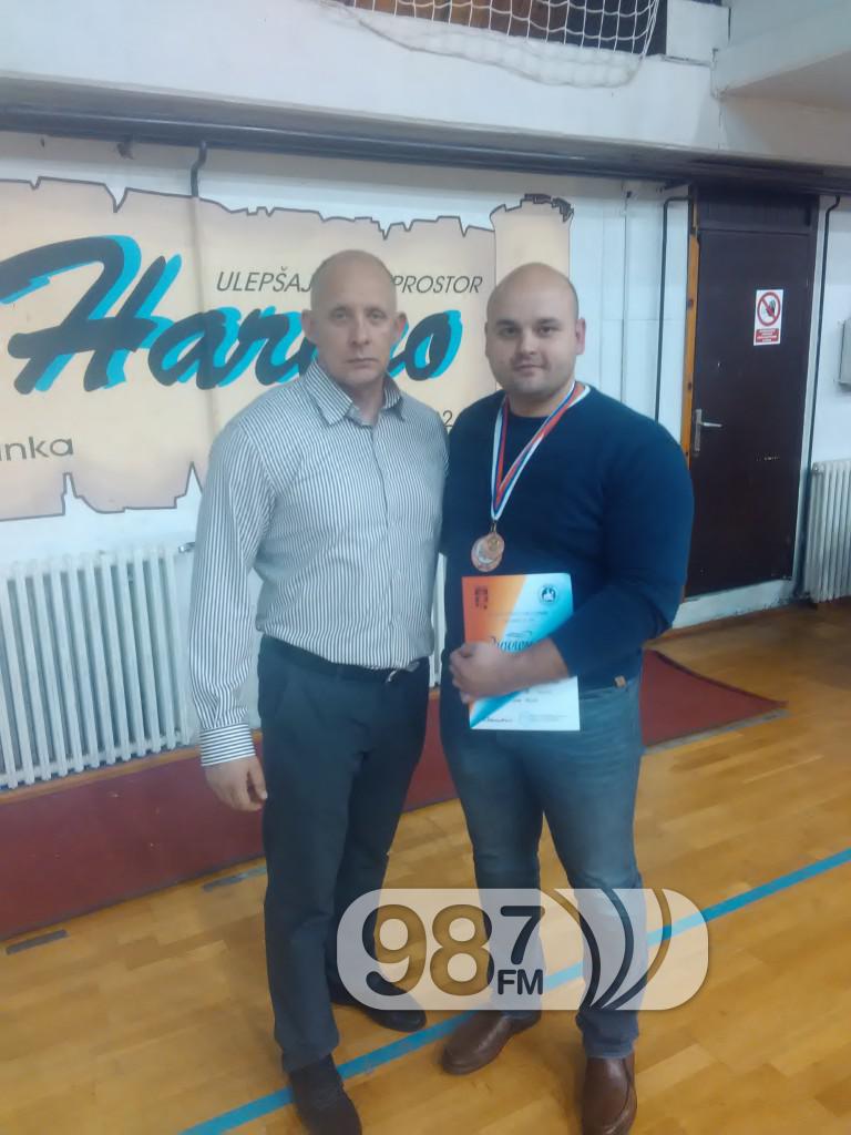 Nikola Ilic , power lifting (2)