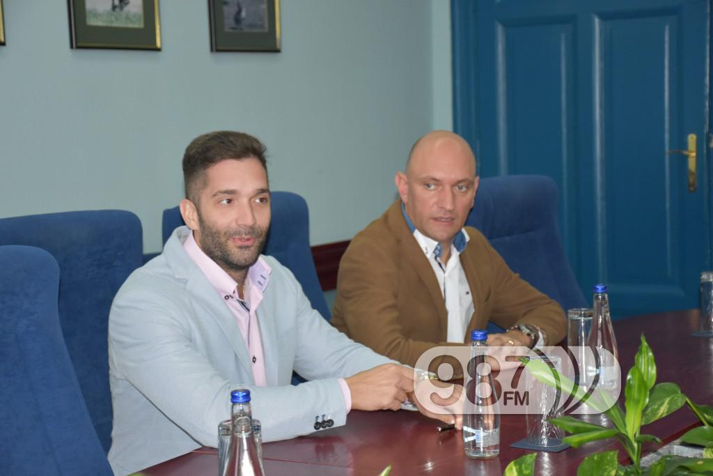 Potpisivanje ugovora za ritam evrope, kancelarija za mlade (4)