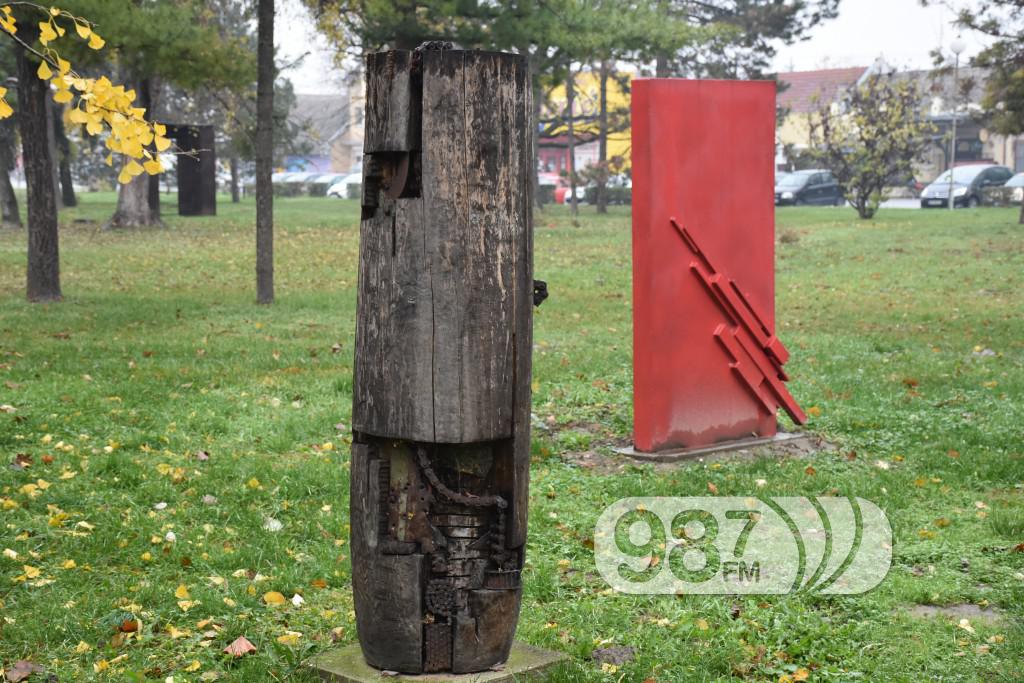 SKulpture po apatinu, umetnicka kolonija  (2)