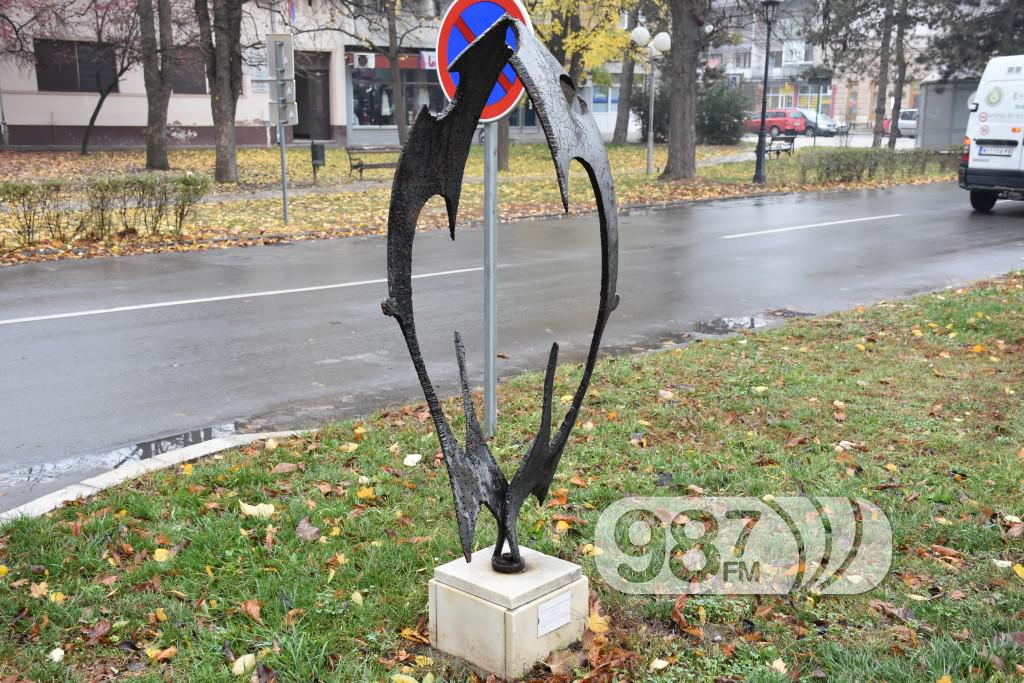 SKulpture po apatinu, umetnicka kolonija  (20)