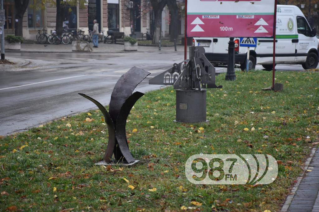 SKulpture po apatinu, umetnicka kolonija  (21)