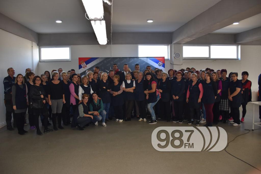 Slika sa otvaranja inserta, zaposleni i Mirovic