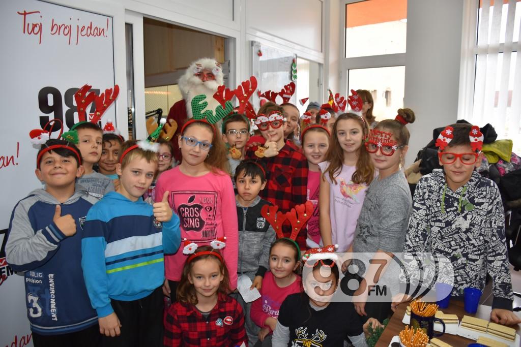 Deda mraz radio dunav, deda mrazov servis za zelje, deca i deda mraz (41)