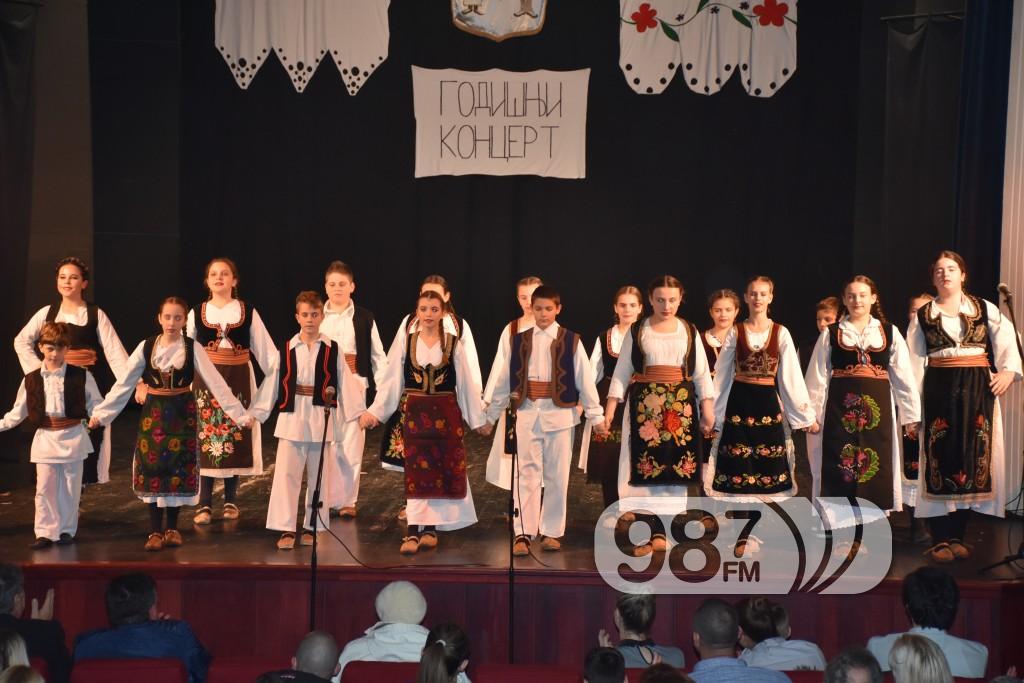 Godišnji koncert GKUD Dunav Apatin decembar 2017, Kud Dunav koncert (14)