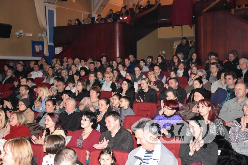 Godišnji koncert GKUD Dunav Apatin decembar 2017, Kud Dunav koncert (43)