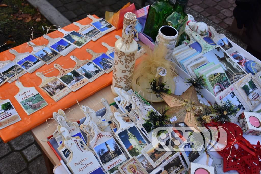 aPATINSKE VREDNE RUKE, PRODAJNA IZLOZBA, PRED BOZIC (6)
